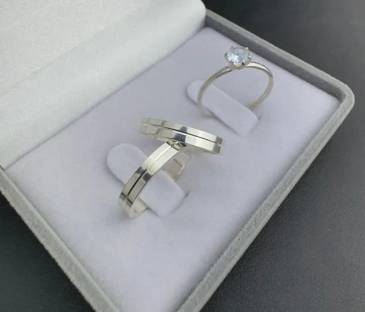 ✨ Aliança Lisa com Risco Central – 3mm ✨ — Oliveira Joias